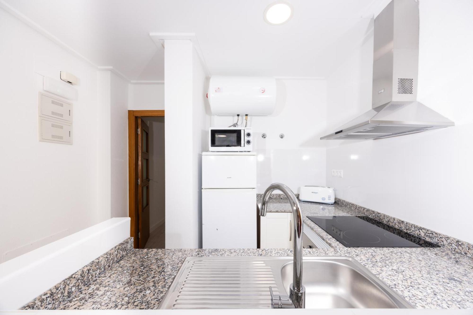 Apartamentos Marina Playa De Torrevieja By Apartamentos Торевьиа Экстерьер фото